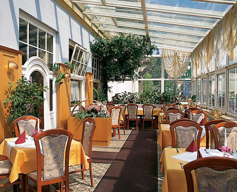 Hotel - Restaurant Kurhaus Klotzsche Dresde Extérieur photo